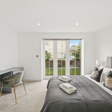Drake House Apt 3 In Staines - Free Parking - Heathrow - Thorpe Park Εξωτερικό φωτογραφία