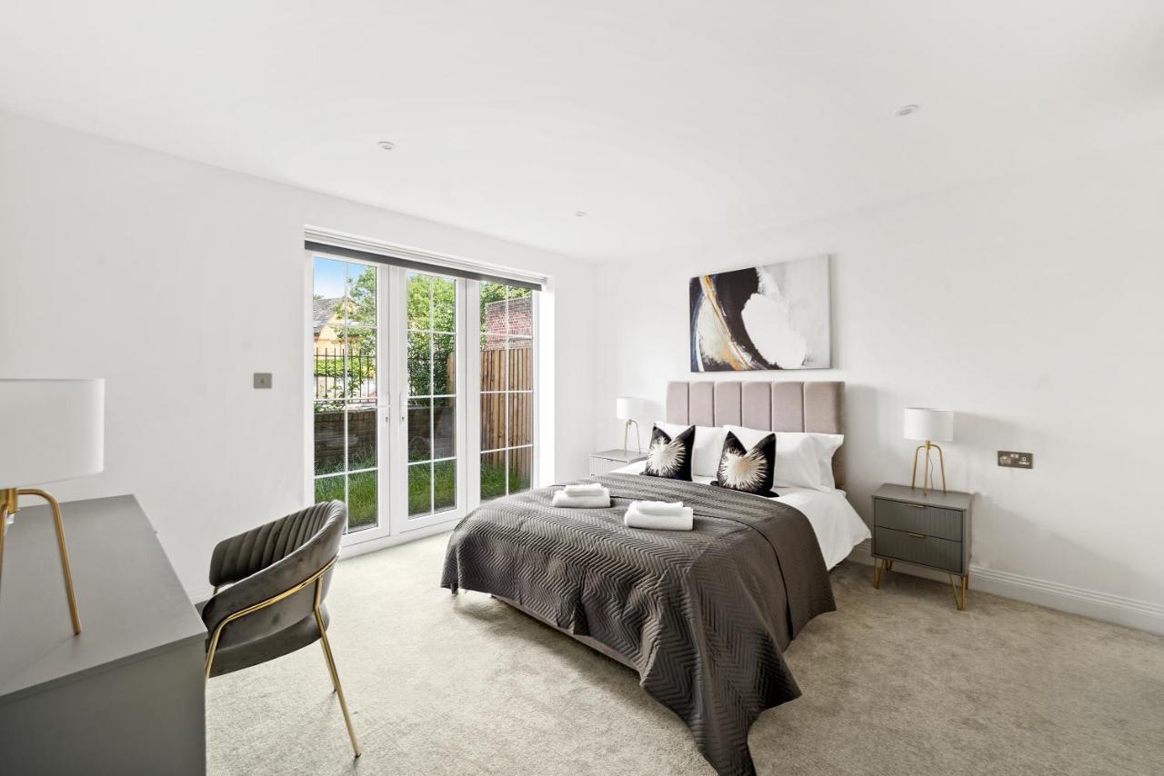Drake House Apt 3 In Staines - Free Parking - Heathrow - Thorpe Park Εξωτερικό φωτογραφία