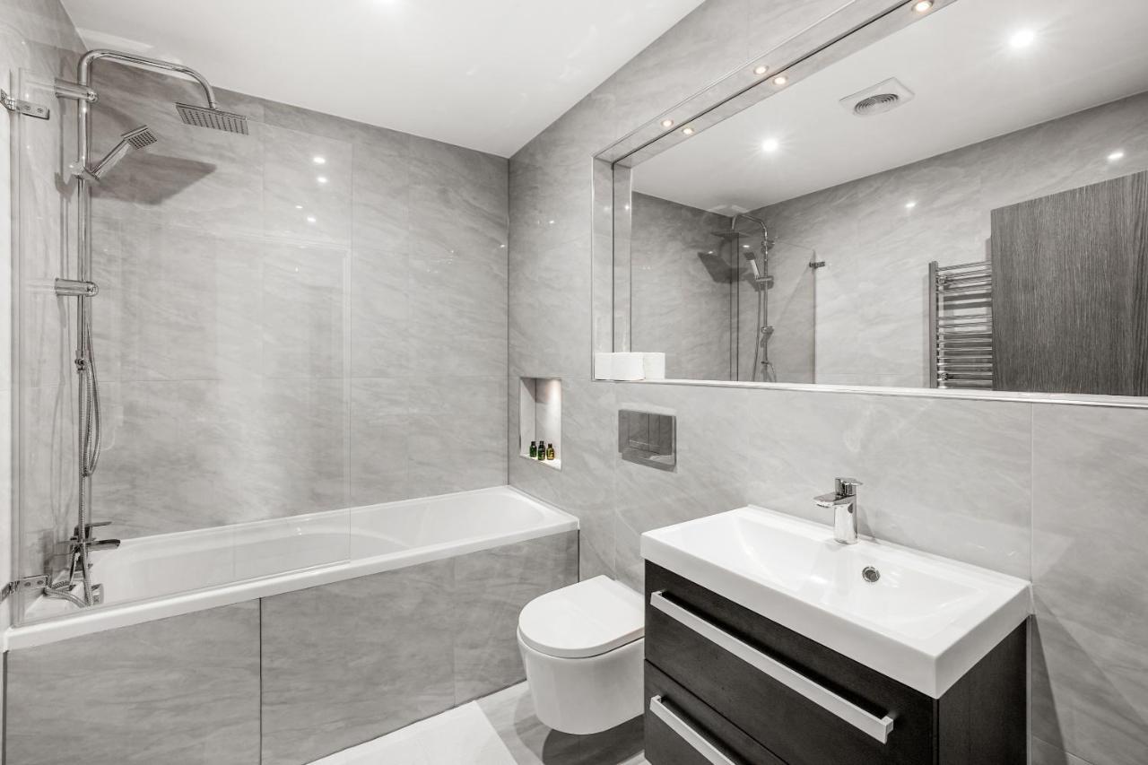 Drake House Apt 3 In Staines - Free Parking - Heathrow - Thorpe Park Εξωτερικό φωτογραφία