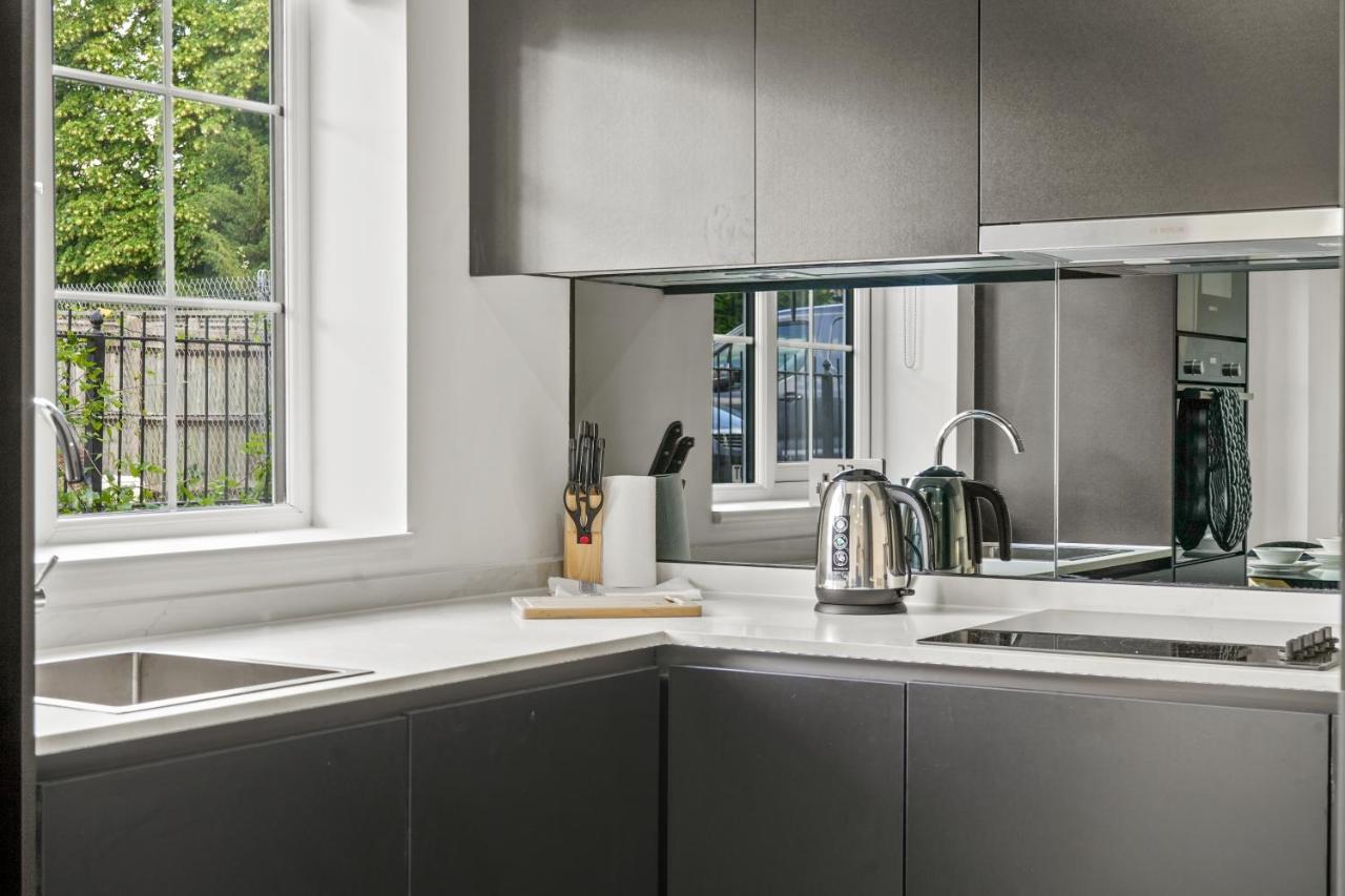 Drake House Apt 3 In Staines - Free Parking - Heathrow - Thorpe Park Εξωτερικό φωτογραφία